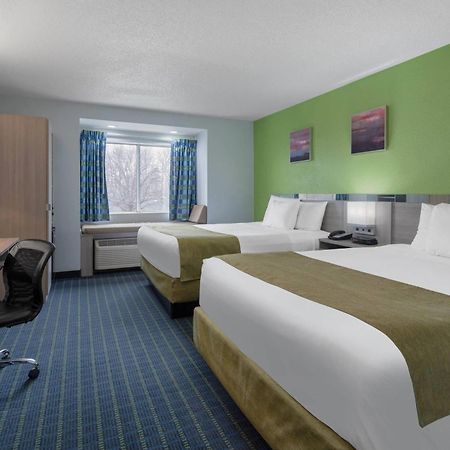 Microtel Inn By Wyndham Lake Norman Корнеліус Екстер'єр фото