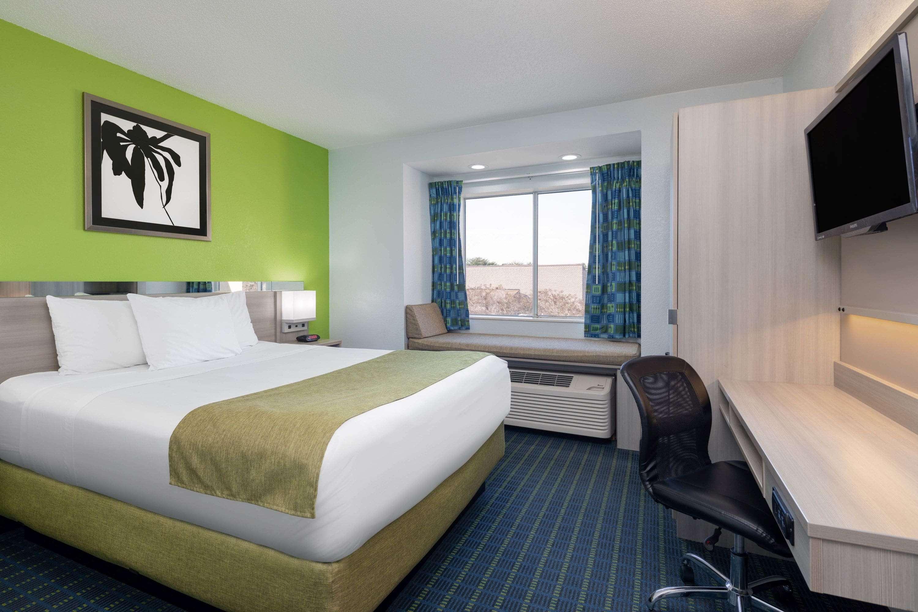 Microtel Inn By Wyndham Lake Norman Корнеліус Екстер'єр фото