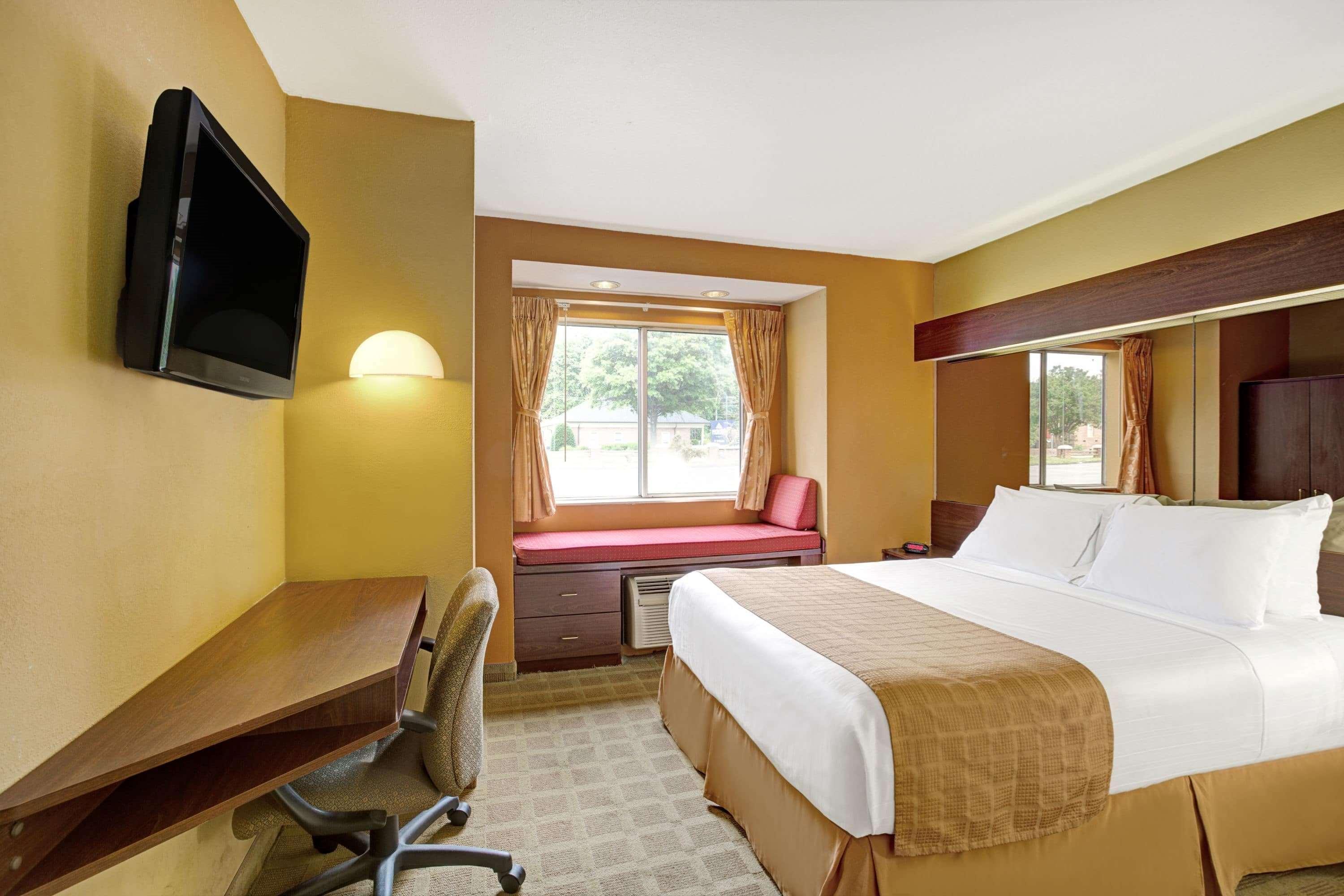 Microtel Inn By Wyndham Lake Norman Корнеліус Екстер'єр фото
