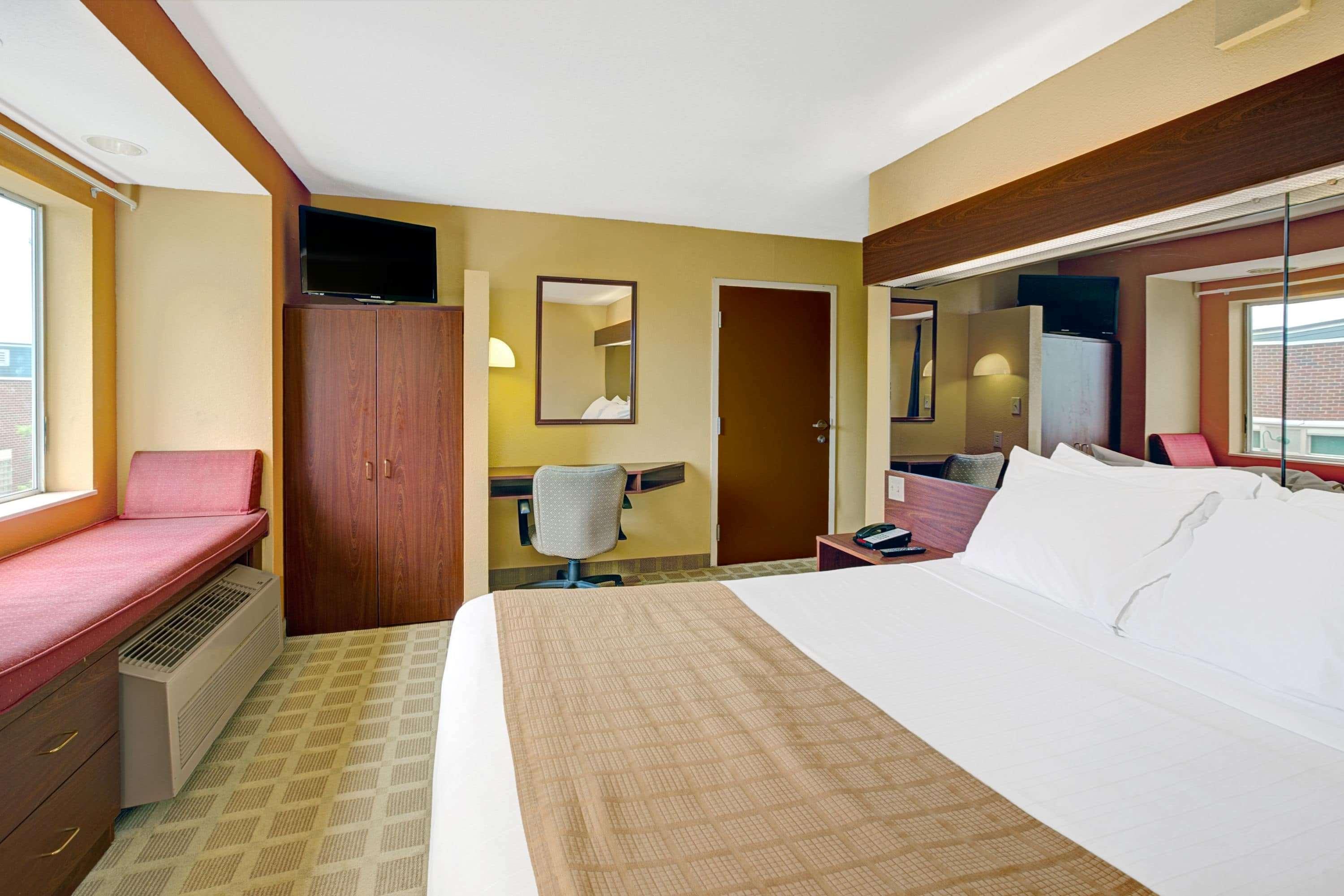 Microtel Inn By Wyndham Lake Norman Корнеліус Екстер'єр фото