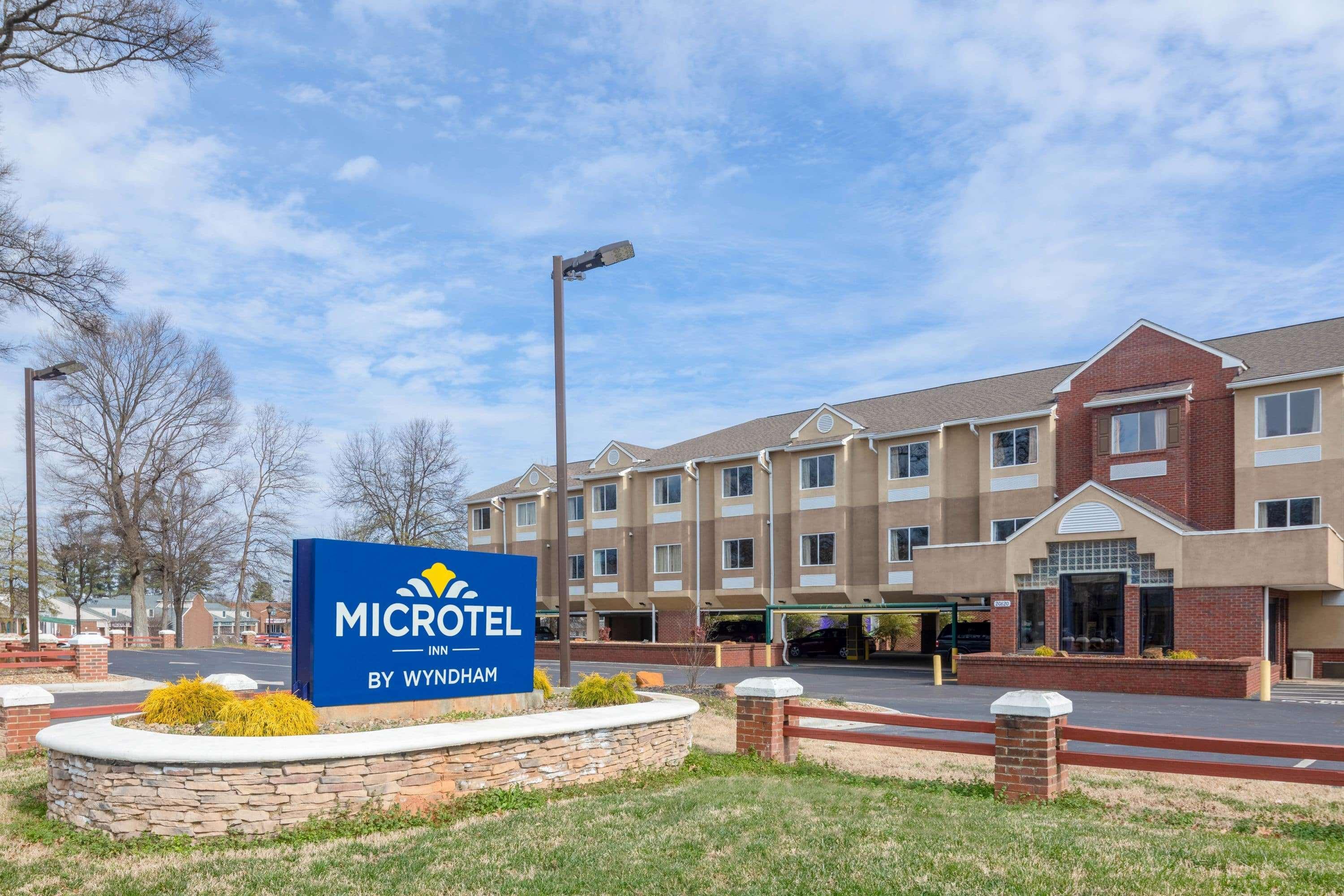 Microtel Inn By Wyndham Lake Norman Корнеліус Екстер'єр фото