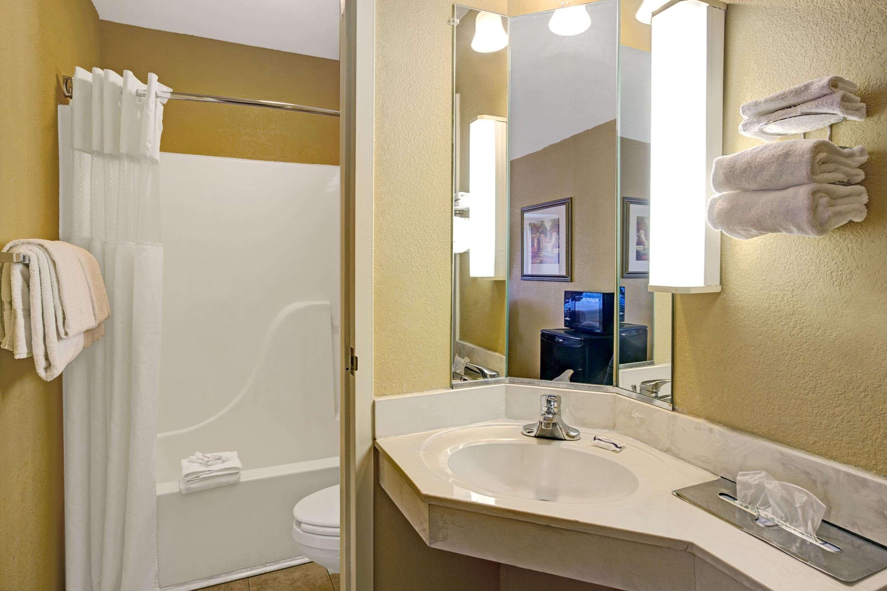Microtel Inn By Wyndham Lake Norman Корнеліус Екстер'єр фото